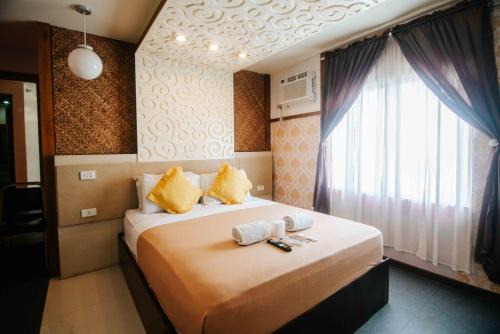 Naga Hotel | Villa Rosita Hotel Naga City by RedDoorz