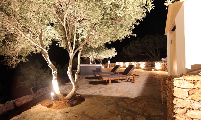 Naxos Cabaña | Villa Rouvis with outdoor Hot Tub