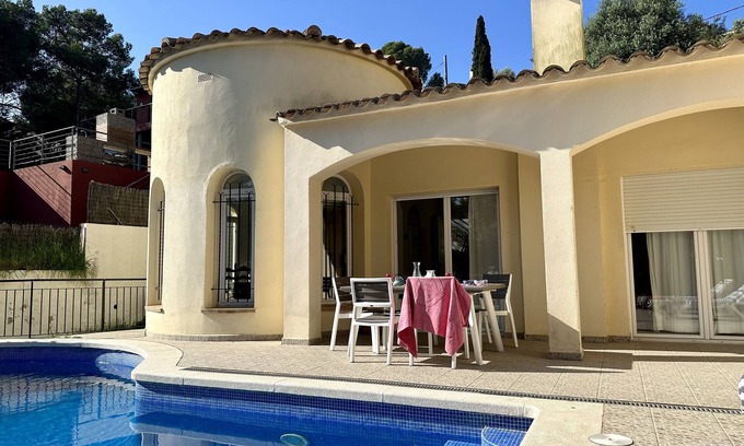 Sa Riera Villa | Villa con piscina en Sa Riera a 1 Km. de la playa!
