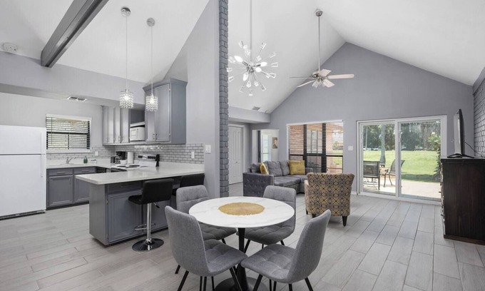 Brownsville Condominio | Villa San Andres - Pool, Hot Tub, Gym, & Golf