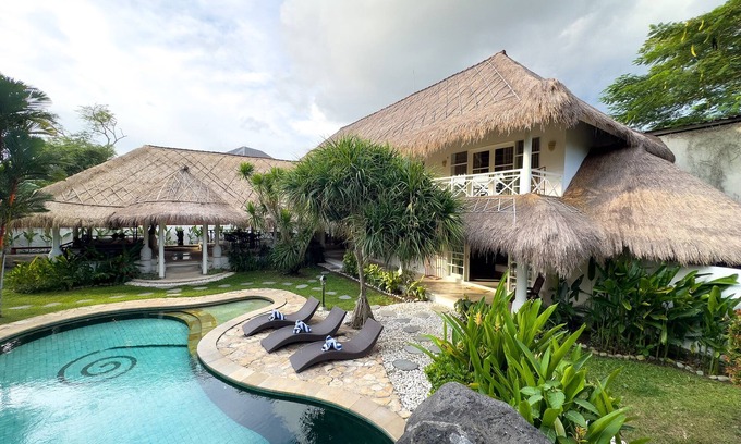 Umalas Villa | # D12 5min Seminyak 10min Beach villa