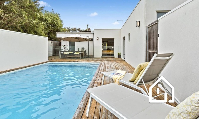 Blairgowrie Casa | Villa Santorini - Blairgowrie Poolside Oasis