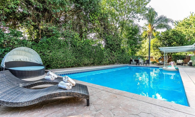 Woodland Hills Casa | Villa Sausalito - Newly Designed 4BR House w/ POOL by Topanga