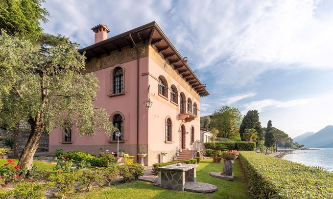 Malcesine Villa | Villa Schlosser Lake Front & Private Pool, Malcesine, Italy