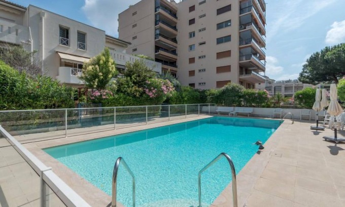 Cannes Apartamento | Villa Schneider by Interhome