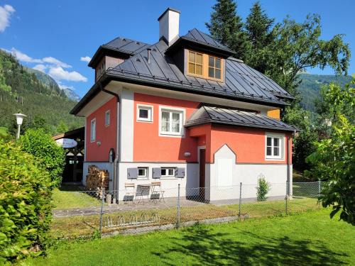 Bad Gastein Casa | Villa Schnuck - das rote Ferienhaus