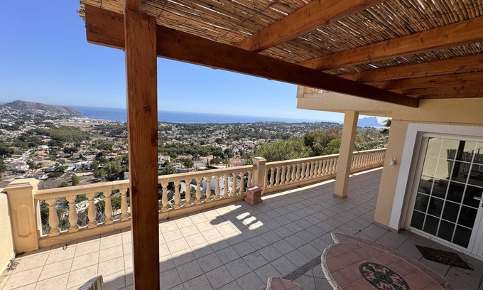 Benimeit Villa | Chalet con piscina privada y vistas panorámicas al mar, internet