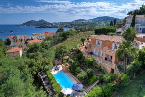 Saint-Raphael Villa | Villa Seleva Agay, piscine et vue mer 180 degré