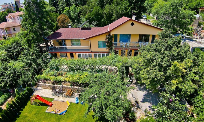 Primorski Villa | Villa Sequoia en medio de Eco Park "Golden Sands" y 500 metros de playas interminables