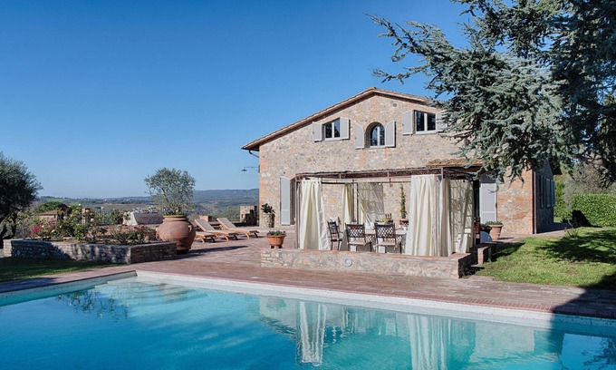 Siena Villa | Villa SIENA-4 km de Siena 10PAX AC, POOL & SPA