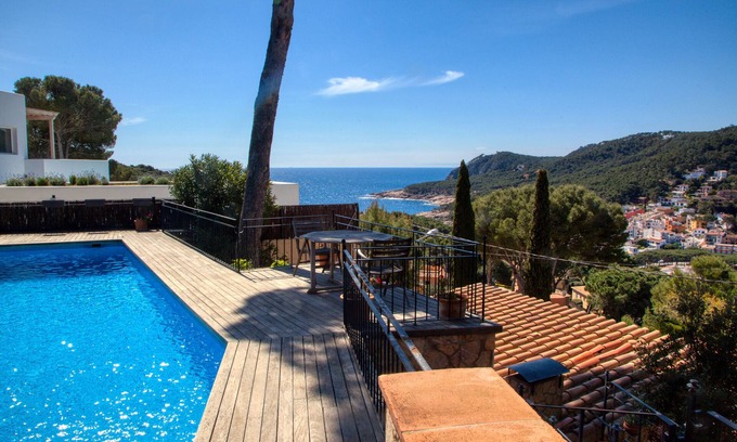 Tamariu Villa | Villa 'Simone' con vistas al mar, piscina privada y Wi-Fi