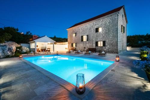 Dubrava Villa | Villa Sion peaceful villa with private pool and stunning mountain view