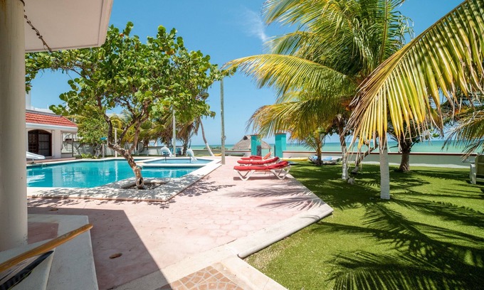 Chicxulub Puerto Villa | Villa Sirena frente al mar con alberca