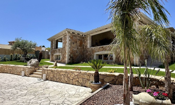 Castiadas Villa | Villa Smeraldo, exclusive luxury villa with a private pool