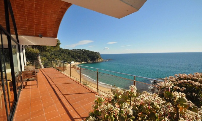 Lloret de Mar Villa | Villa 'Sol Solet' con vistas al mar, piscina privada y Wi-Fi