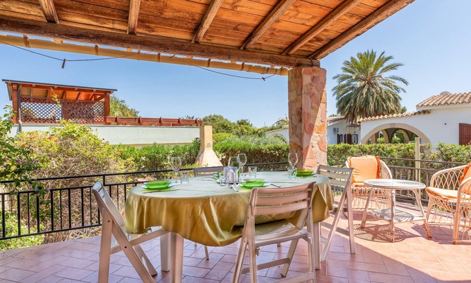 Costa Rei Villa | Villa "Sole A Due Passi Dal Mare" con terraza privada, balcón y Wi-Fi