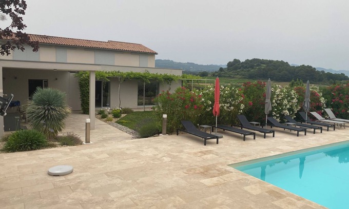 Vaison-la-Romaine Villa | Villa Soleil Azur: Un Chef-d'œuvre de Luxe Provençal Contemporain