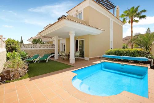 Geafond Villa | Villa Solymar with private heated pool