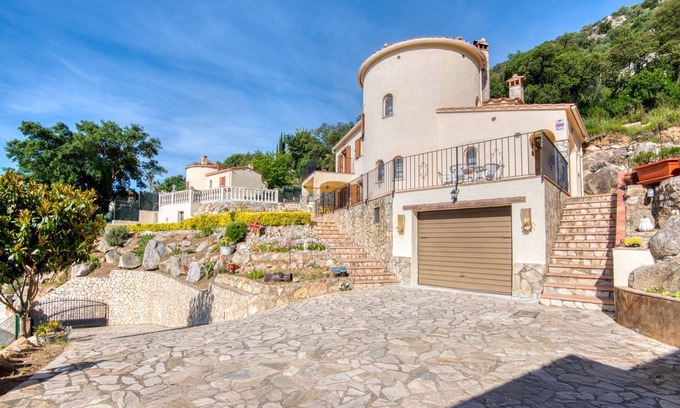Calonge Chalet De Esquí | Villa Speranza - Villa con encanto rodeada de zona verde