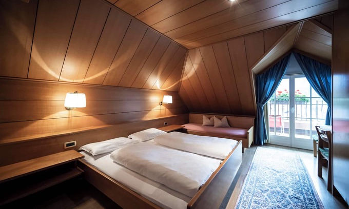 Ortisei Apartamento | "Villa Stella Apartamento N 55" Cerca del teleférico con vistas a la montaña, Wi-Fi