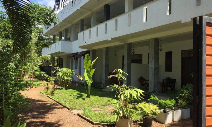 Nalagasdeniya Hotel | Villa SUITE 4-6 PERS Hikkaduwa -2 Deluxes habitaciones con balcón + AC-BEACH 50M