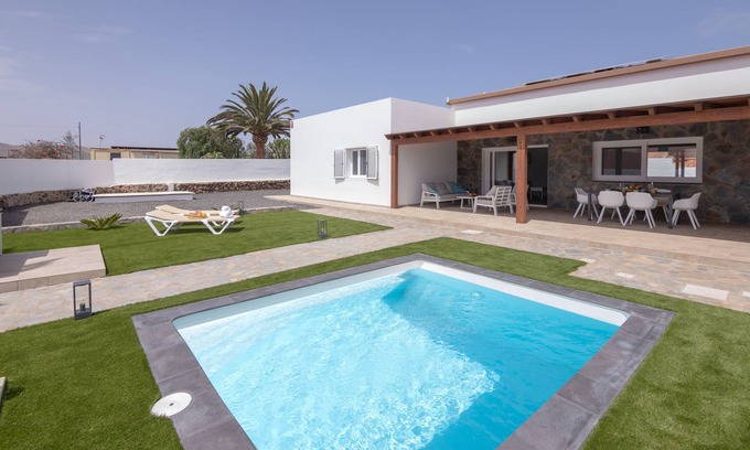 Villaverde Casa | Villa moderna en zona rural ideal para relajarse (Villa Tagoror, Villaverde)