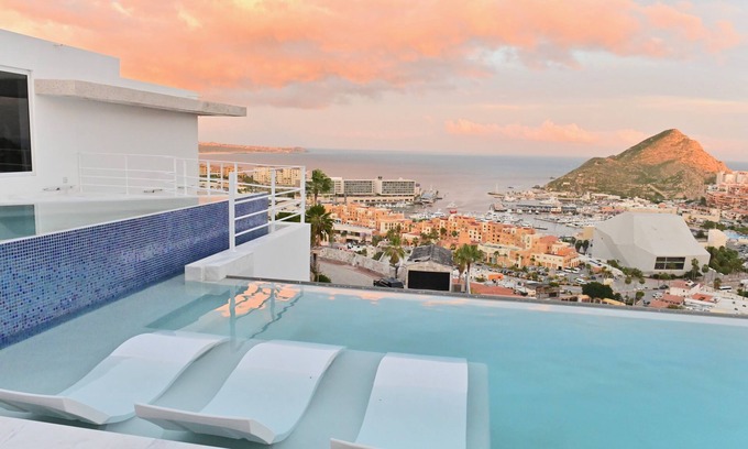 Pedregal Villa | Villa Tanzanita de Law: Views of Cabo San Lucas Bay. Great Value. Sleeps 28.
