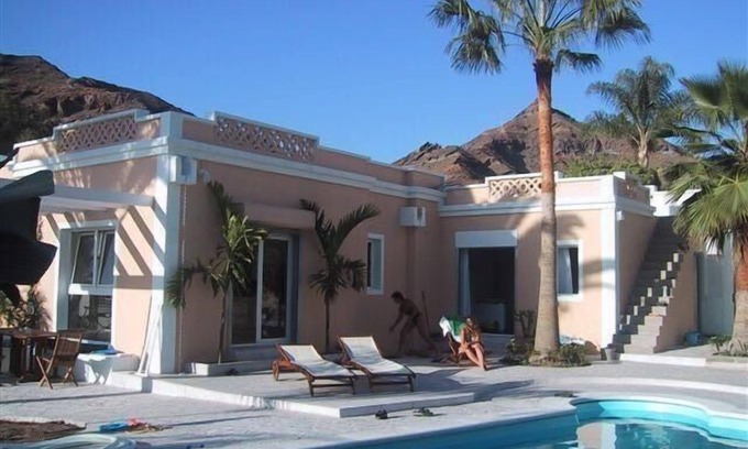 La Playa de Tauro Villa | Villa Tauro, independiente con piscina climatizada solar / eléctrica y jardín