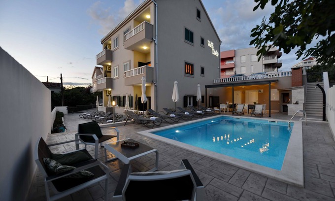 Okrug Gornji Apartamento | Villa Tećo - Apartment for up to 4 people with sea view and pool