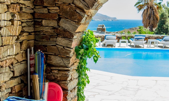 Koundouros Villa | Villa Tereza, 3min walk from Koundouros beach!