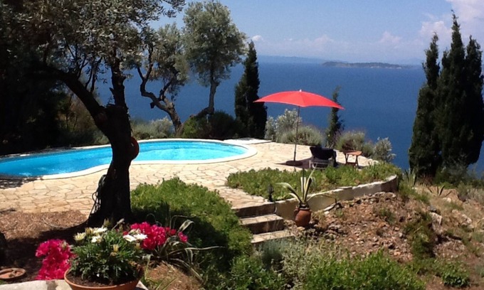 Loutraki Villa | Villa Thalia, piscina privada, ubicada entre Palio Klima y Glossa, Skopelos