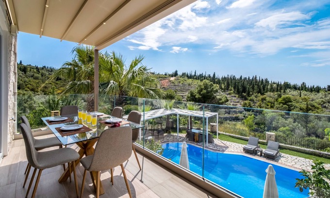 Tsoukaladhes Villa | Villa "Thanasis" con vistas al mar, piscina privada y Wi-Fi