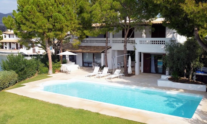 Plepi Villa | Villa 'The White By Seaviews' con vistas al mar, Wi-Fi y aire acondicionado