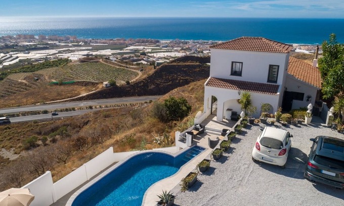 Torrox Chalet De Esquí | Villa Torrox Paradise