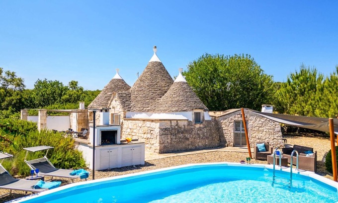 Martina Franca Villa | Villa Trullo Selva Grande by Villa Plus