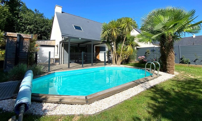 Taden Villa | Villa Val de Rance Piscina