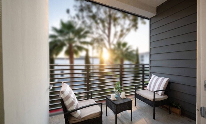 Santa Ana Apartamento | Villa Valencia - City of Orange