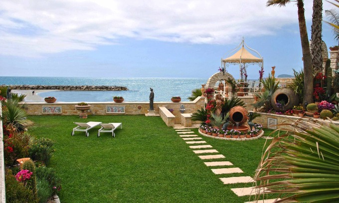 Formia Casa | Villa Sea Breeze encantadora y de lujo en la playa.