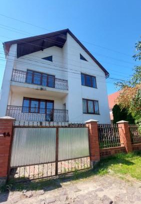 Svalyava Casa | Villa Verde Зелена вілла