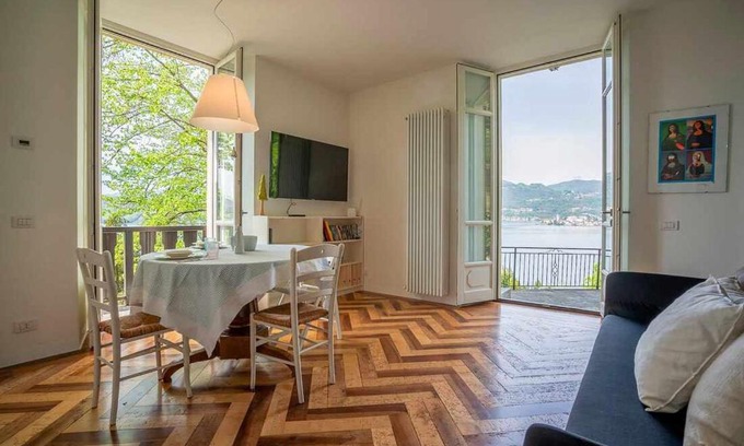 Orta San Giulio Apartamento | Villa Vescovo Appartamento con accesso al lago
