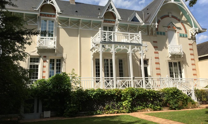 Yvre-le-Polin Otro | VILLA VICTORIA CON ENCANTO