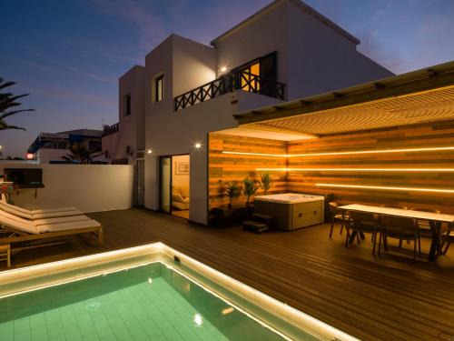 Playa Blanca Villa | Villa Victoria - Playa Blanca