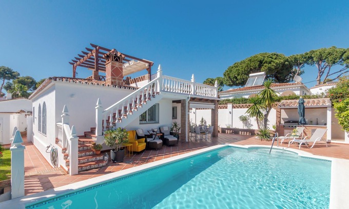 Urbanizacion Costabella Villa | Villa 'Viking' con vistas al mar, Wi-Fi y aire acondicionado