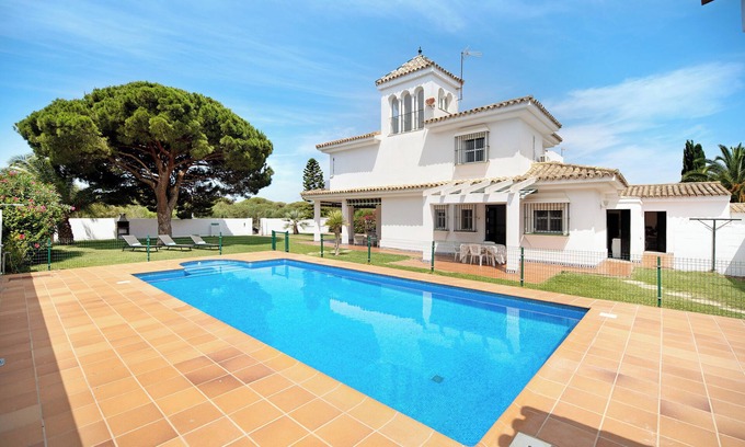 Poblado de Sancti Petri Casa | Villa "Virgen del Camino" junto a la playa, piscina, terraza y jardín