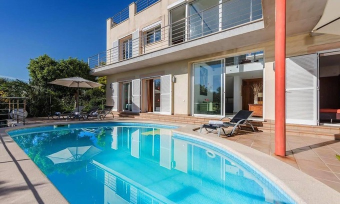 Alcanada Villa | Villa 'Vistafar ' con vistas al mar, Wi-Fi y aire acondicionado