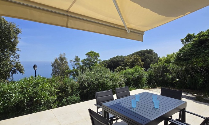 Les Issambres Villa | Villa vue mer neuve 3754