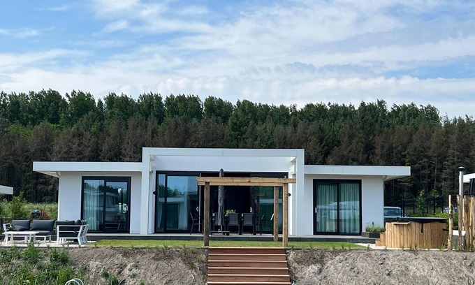 Zeewolde Villa | Villa en Zeewolde con Muelle Privado