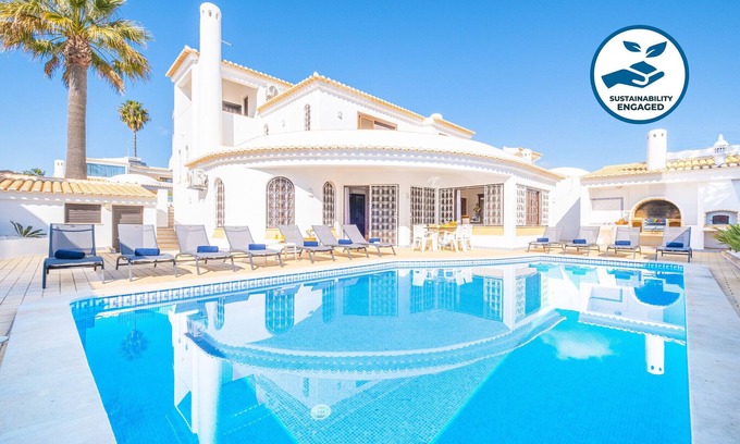 Sesmarias Villa | Villa w/ sea view, BBQ & pool, São Rafael