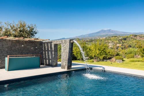 Calatabiano Villa | Villa White Oleander Etna and Pool