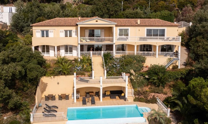 Les Issambres Casa | Villa with stupendous view overlooking sea, Apartment 4 (Rainier)